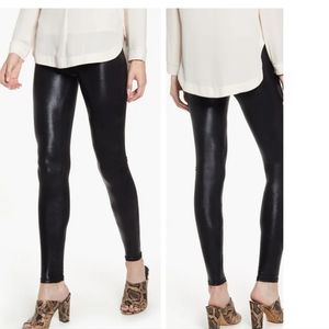 Hue Body Gloss Leggings